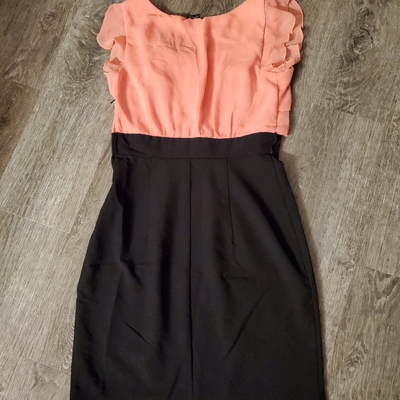 Party dress - Picture 2 of 2